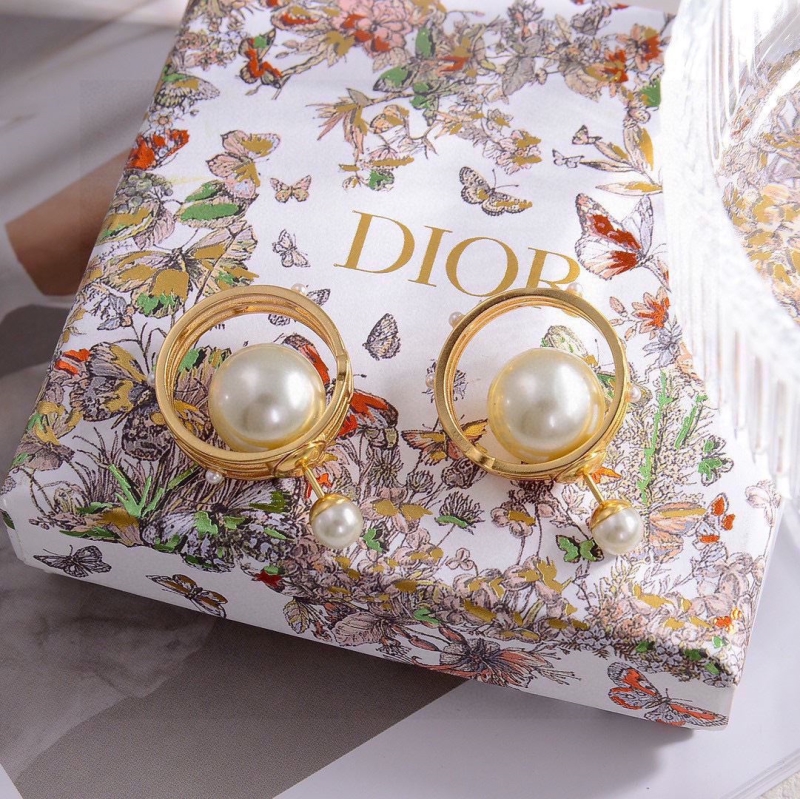 chr1st1an D10r earrings